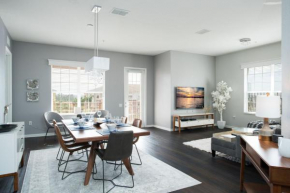 New! Spectacular Vista Cay Penthouse Vision Near all Theme Parks, and walk to the Convention Center